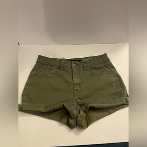 Aeropostale: High Waisted Midi Hunter Green Shorts
